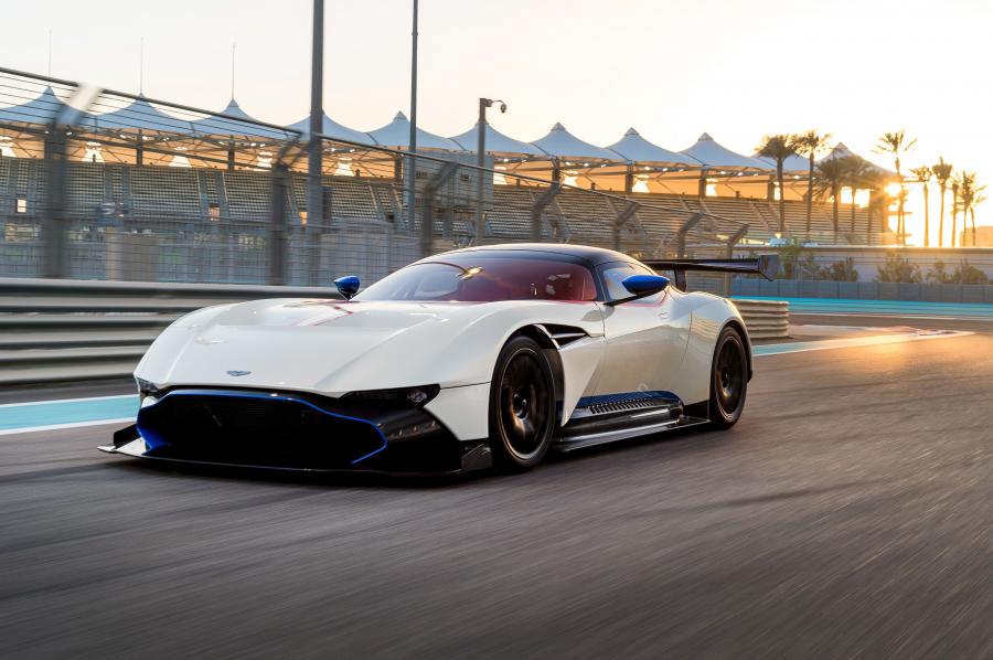  Aston Martin Vulcan 2016 года  (фото 1 из 38)